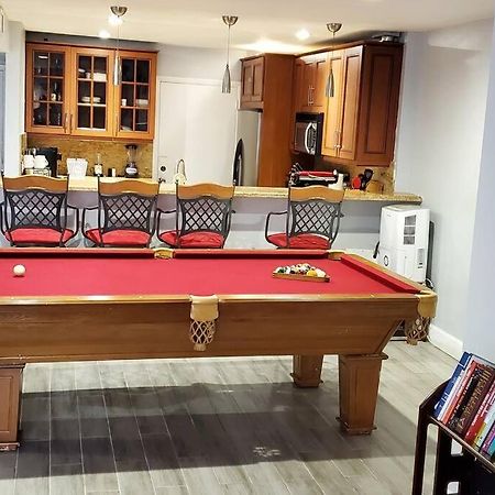 Fully Furnished, Beautiful, Spacious Two Bedroom Condo 로더힐 외부 사진